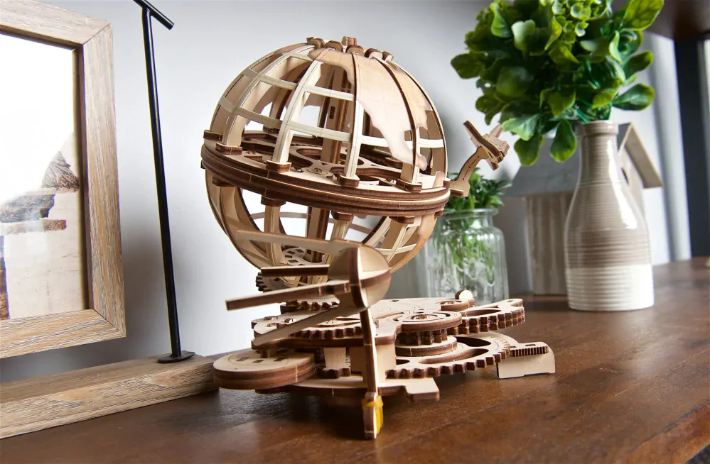 Ugears 3D mechanické Puzzle Glóbus