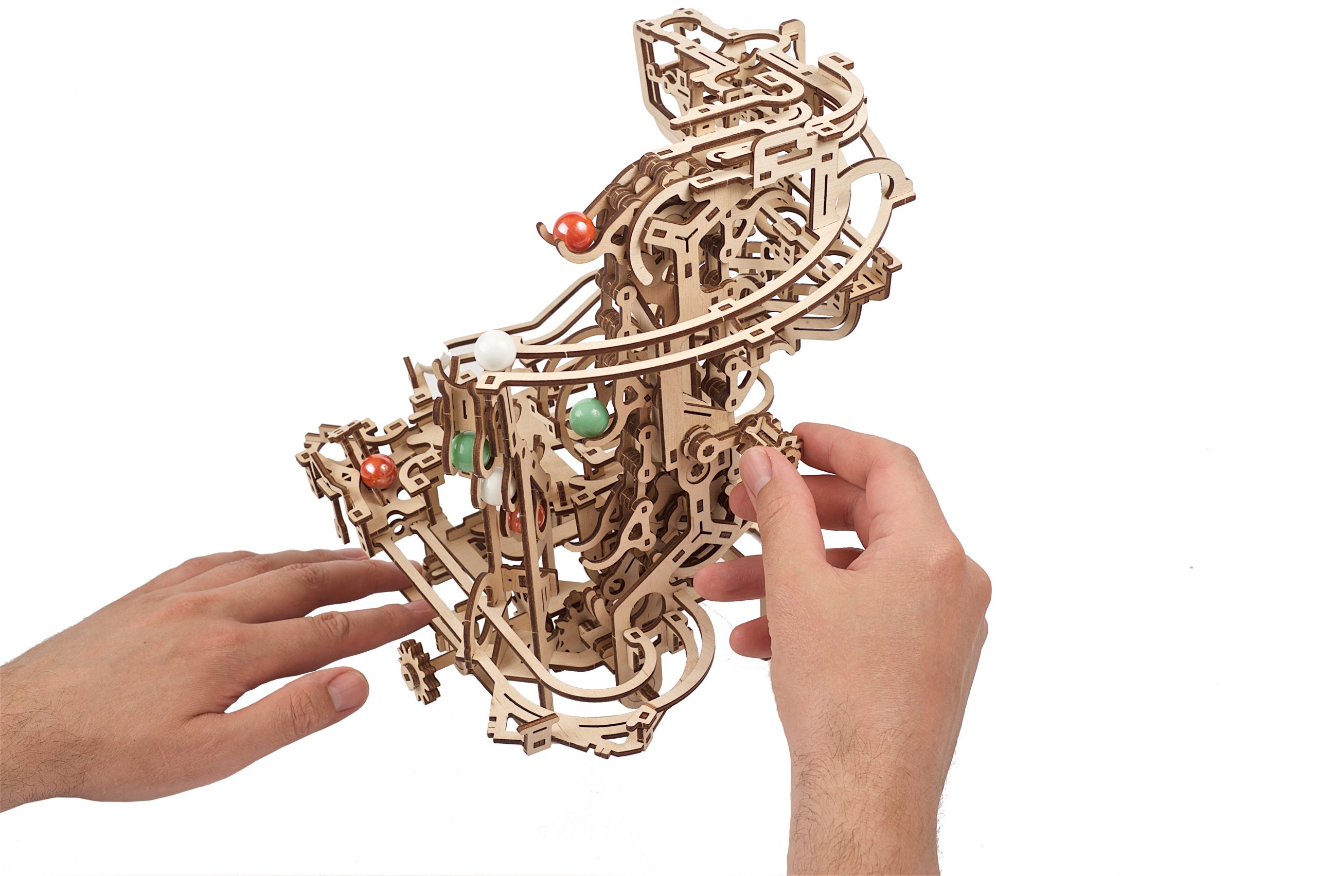 Ugears 3D drevené mechanické puzzle Reťazová guľôčková dráha