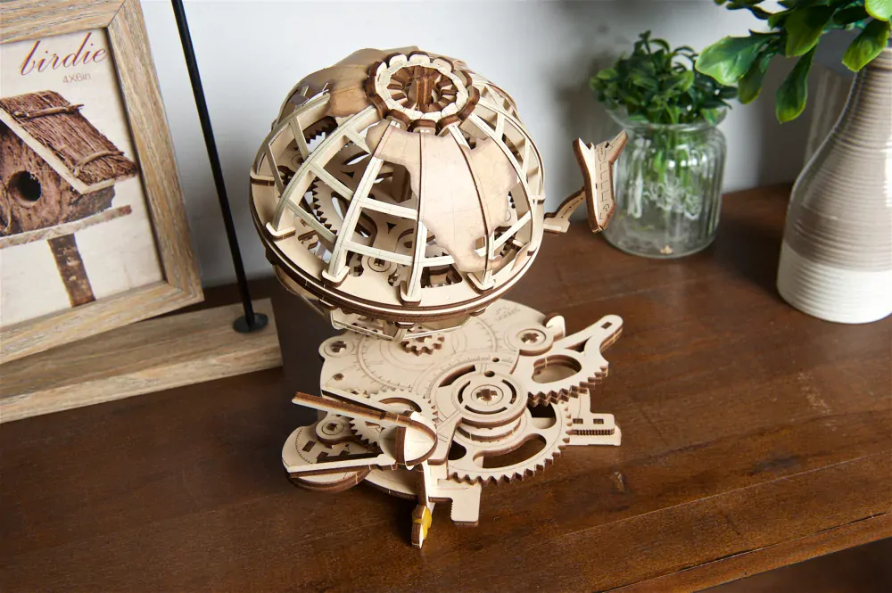 Ugears 3D mechanické Puzzle Glóbus