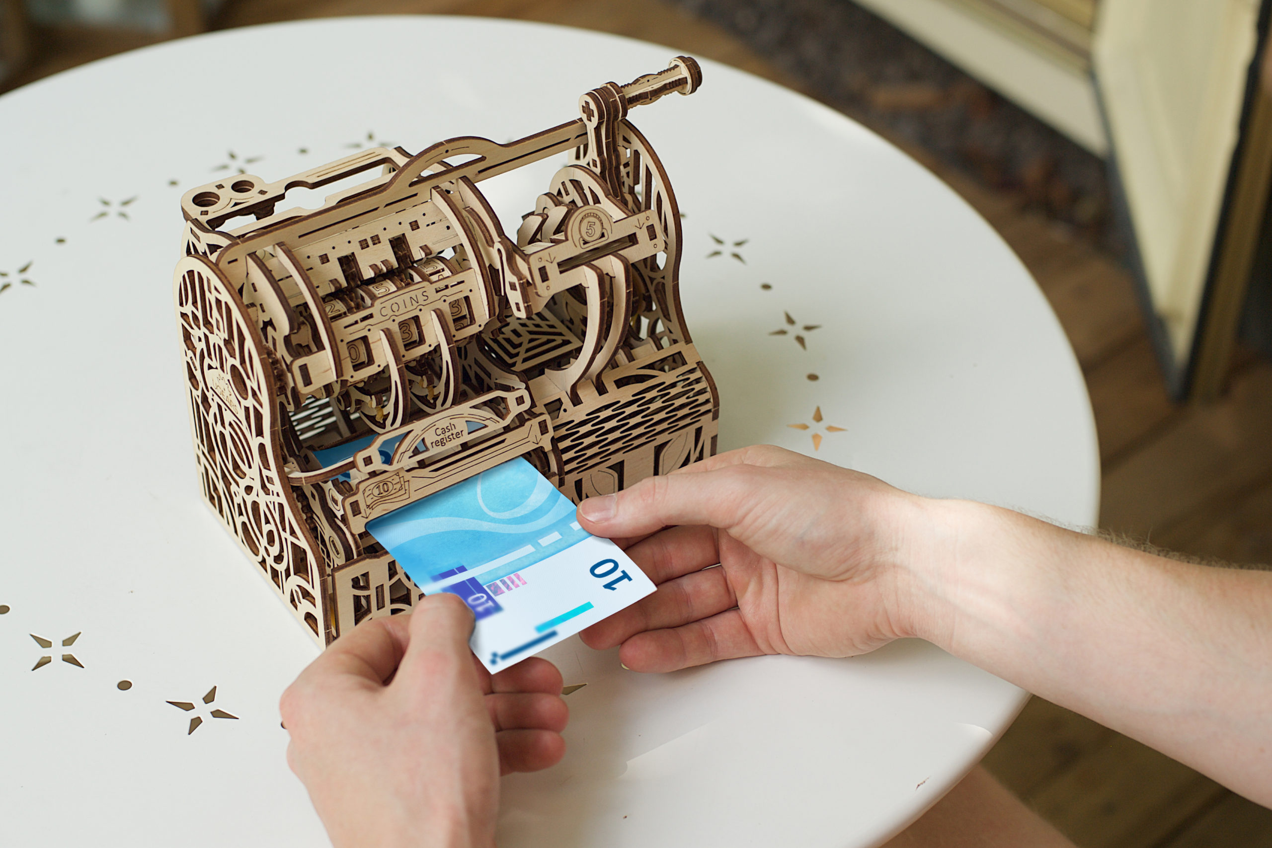 Ugears Drevená stavebnica 3D mechanické Puzzle Pokladňa