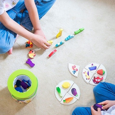 Vilac Drevená hra Hmataj a nájdi Česká verzia